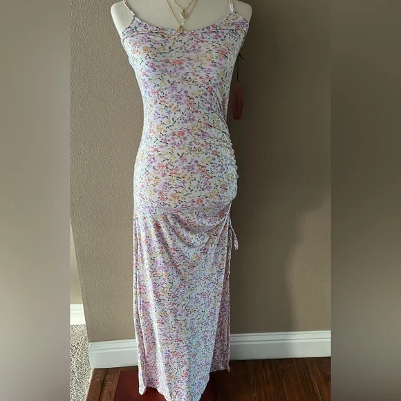 Summer Floral Maxi Dress With Slit and Ruched detail - Picture 6 of 6